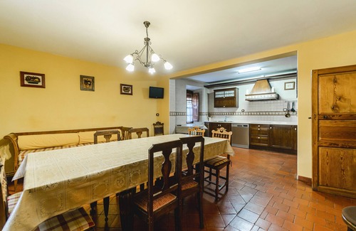 Melgar de Fernamental Casa | Casa rural 'Abánades' con piscina privada, jardín privado y Wi-Fi