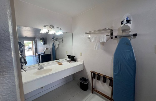 Eagle Pass Hotel | Country Hill Inn and Suites