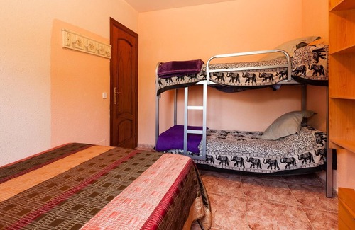 Corbera De Llobregat Casa | Casa de campo Antonio y Maria Rosa con vistas a la montaña, piscina y Wi-Fi