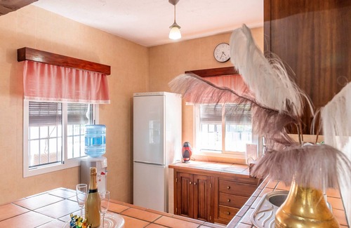 Marchena Casa | Casa rural 'Buhaira' con piscina privada, Wi-Fi y aire acondicionado