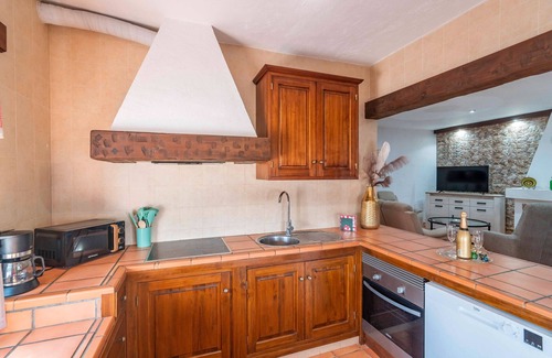 Marchena Casa | Casa rural 'Buhaira' con piscina privada, Wi-Fi y aire acondicionado