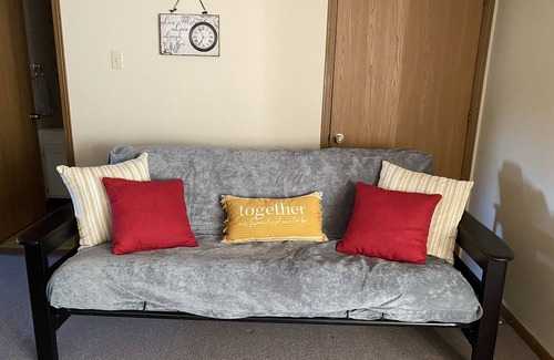 West Salem Casa | Country Home and Retreat Sleeps 14