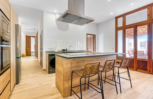 Sanet y Negrals Casa | Casa rural 'Uelo' con vistas a la montaña, Wi-Fi y aire acondicionado