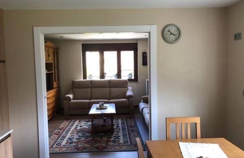 Corao Casa | Casa rural 'Apartamento 1' con vistas a la montaña, jardín privado y Wi-Fi