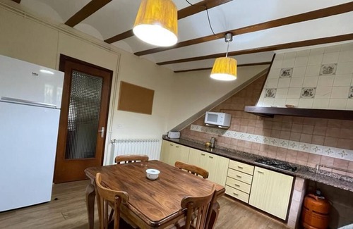 Oden Villa | Casa de campo "Cal Pastor 12 pax" con vistas a la montaña, piscina, Wi-Fi, terraza y jardín