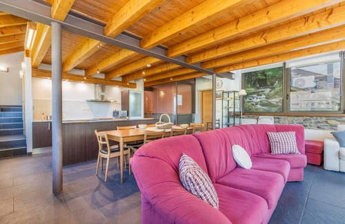 Tavascan Casa | Casa rural 'Casa Guillem 2' con vistas al lago, Wi-Fi y aire acondicionado