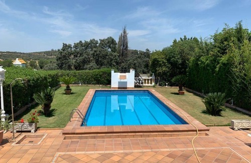 El Garrobo Casa | Casa rural 'Casa Rural Sevilla' con vistas a la montaña, Wi-Fi y aire acondicionado
