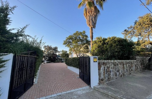 El Garrobo Casa | Casa rural 'Casa Rural Sevilla' con vistas a la montaña, Wi-Fi y aire acondicionado