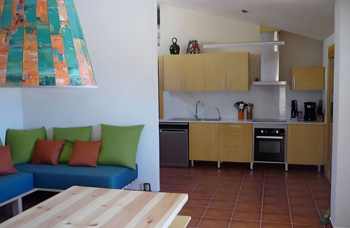 Ibi Casa | Casa rural 'Estela' con vistas a la montaña, piscina compartida y Wi-Fi