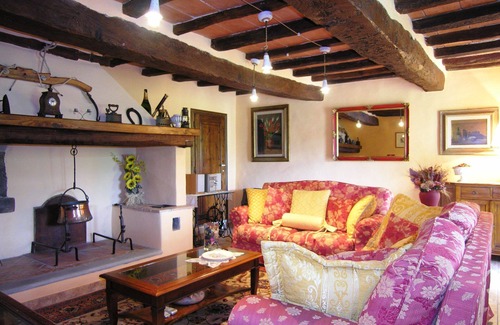 Vicchio Otro | Country House /Farm House in Santo Stefano with 5 bedrooms sleeps 9