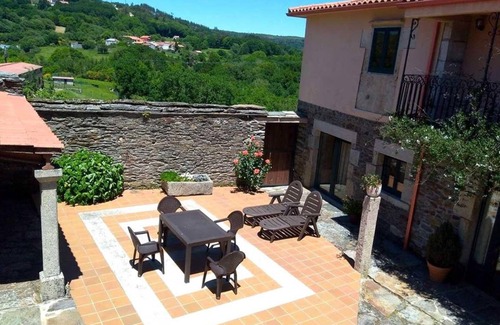 Forcarei Casa | Casa rural 'Galicia' con vistas a la montaña, piscina privada y Wi-Fi