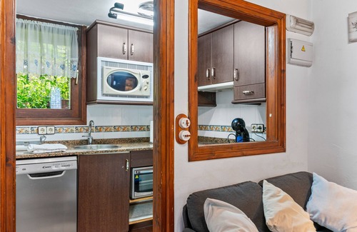 Pravia Casa | Casa rural 'La Casina Del Fornu' con vistas a la montaña y jardín privado