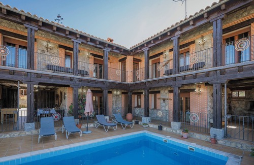 Riofrío Casa | Casa rural 'Las Eras De Riofrio' con vistas a la montaña, piscina privada y Wi-Fi