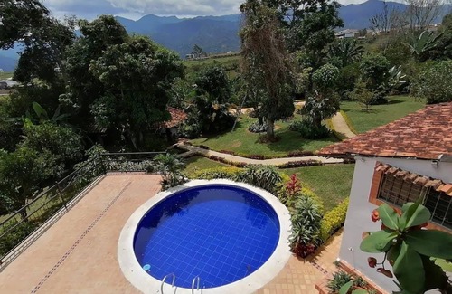 Floridablanca Casa | CASA DE CAMPO " el paraíso", RUITOQUE ALTO 2500 METROS