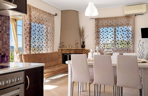 Paleros Villa | Casa rural 'Villa Ermina Paleros' con Wi-Fi y aire acondicionado