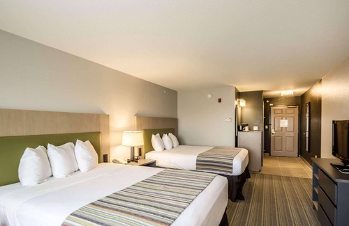 Fond du Lac Hotel | Country Inn & Suites by Radisson, Fond du Lac, WI