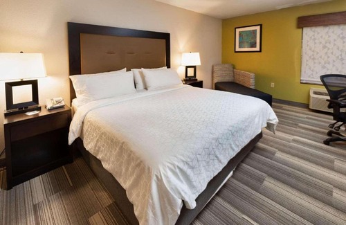 South Haven Hotel | Country Inn & Suites by Radisson, South Haven, MI