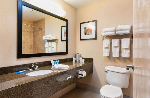 South Haven Hotel | Country Inn & Suites by Radisson, South Haven, MI
