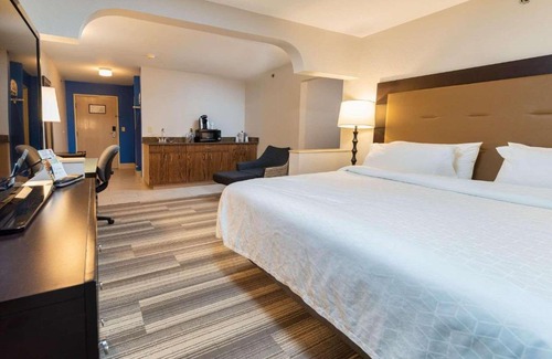 South Haven Hotel | Country Inn & Suites by Radisson, South Haven, MI