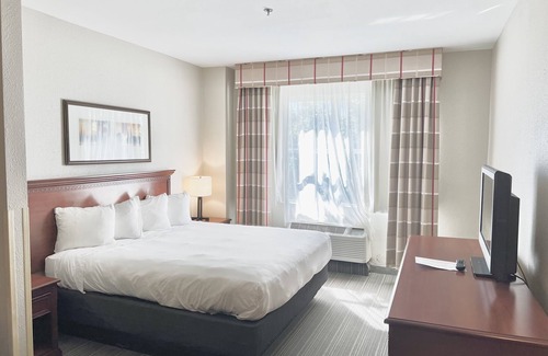 Emporia Hotel | Country Inn & Suites by Radisson, Emporia, VA