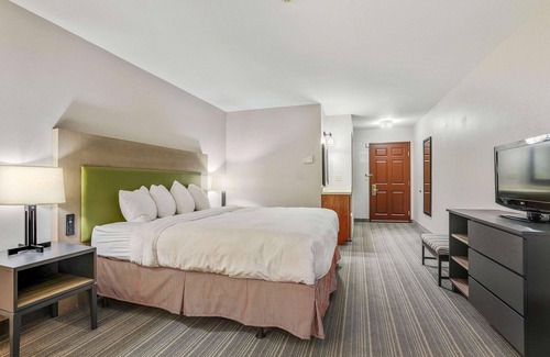 Ashwaubenon Hotel | Country Inn & Suites by Radisson, Green Bay, WI