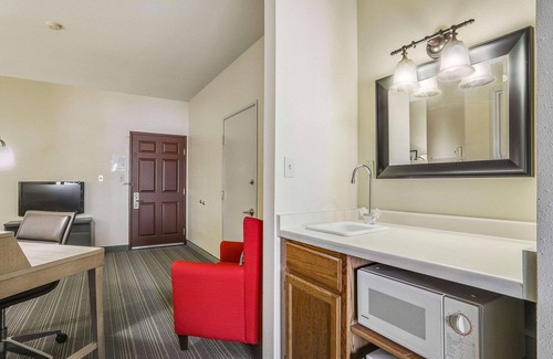 Ashwaubenon Hotel | Country Inn & Suites by Radisson, Green Bay, WI