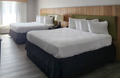 Topeka Hotel | Country Inn & Suites by Radisson, Topeka West, KS