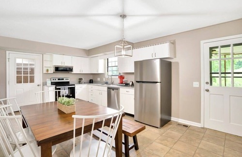 Chickamauga Casa | Country Lane Cottage- privacy & quiet neighborhood