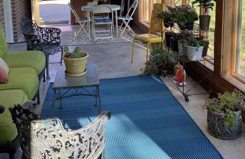 Fayetteville Casa | Country living in the city