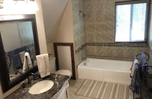 Hayden Cabina | Country lodge 15 min. from all your needs!