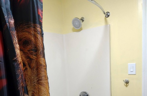 Keeling Casa | Country retreat close to VIR, Hyco lake, Danville & Chatham