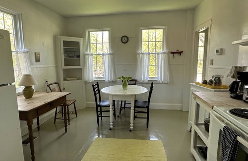 Thomaston Otro | Country setting near town center and all the amenities of mid coast Maine
