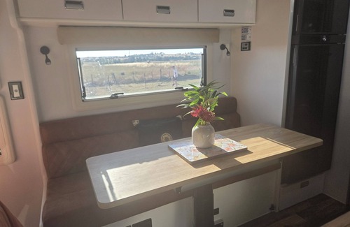 Springrange Casa | Country stay, 5 minutes to local wineries!