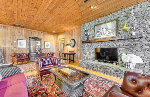 North Carolina Piedmont Casa | Countryside Cabin Rental about 10 Mi to Wadesboro!