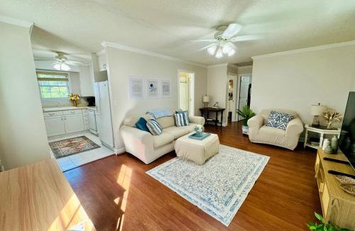 Franklin County Casa | Countryside Carriage House with Pool