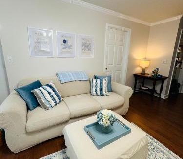 Franklin County Casa | Countryside Carriage House with Pool