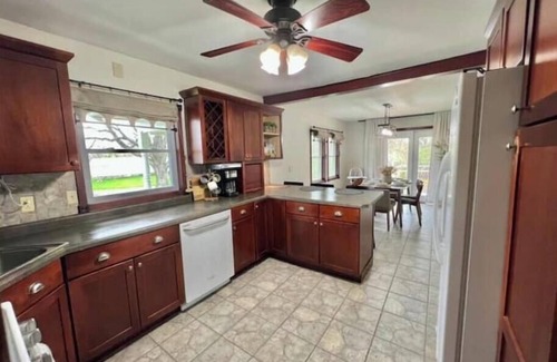 Dixon Casa | Countryside Charm : 3BR, 2BA + 1 Acre Of Land
