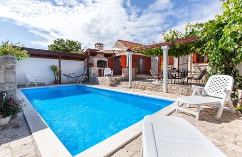 Cove Donja Krusica (Donje selo) Villa | Villa rústica para 6 personas con piscina privada en la isla de Solta.