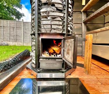 Fowlmere Casa | Countryside Retreat - Indoor Pool, Sauna, Hot Tub