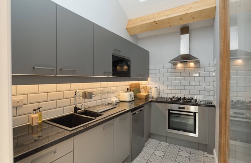 Belluton Apartamento | Countryside retreat with stunning views & pool