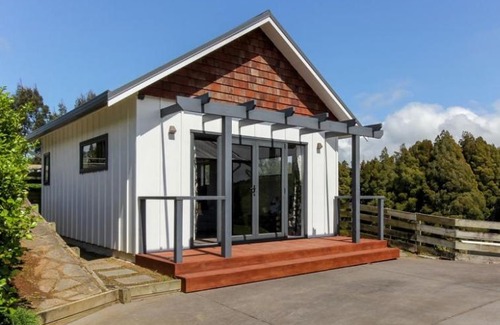 New Plymouth Casa | Countryside Studio