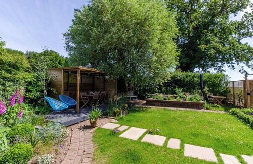 Aldborough Casa | Countryside Victorian schoolhouse, full of character and history, close to Holt.