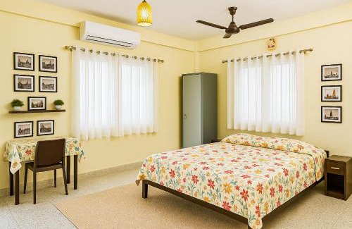 Tollygunge Casa | couple friendly room with balcony, kitchen private bath