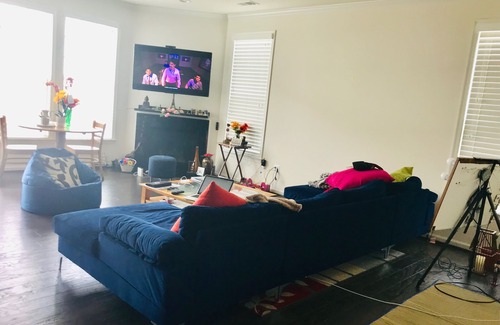 Aldie Casa | Escapada romántica de pareja. A minutos del aeropuerto IAD (solo estancias cortas)