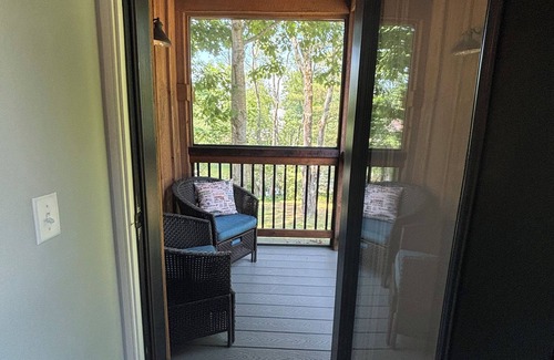 Holderness Casa | Couples Getaway overlooking Squam Channel