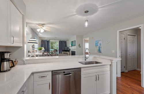 Manteo Condominio | Couples Retreat in Pirates Cove