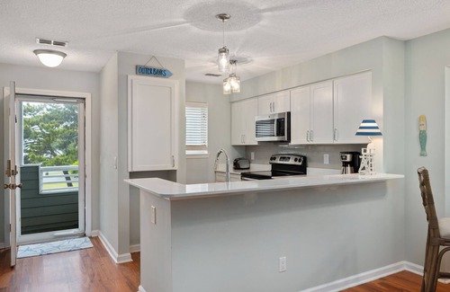 Manteo Condominio | Couples Retreat in Pirates Cove