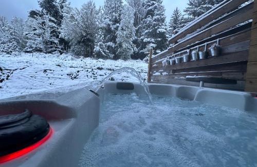 Gerardmer Apartamento | Cour ancienne école avec Jacuzzi privé