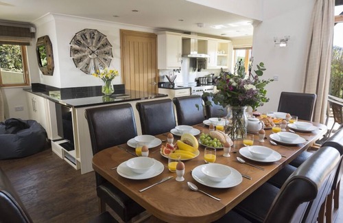 Bugford Cabaña | Court Lodge, Hillfield Village, DARTMOUTH