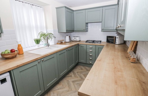 Uppermill Cabaña | COURT STREET COTTAGE, family friendly, with a garden in Uppermill